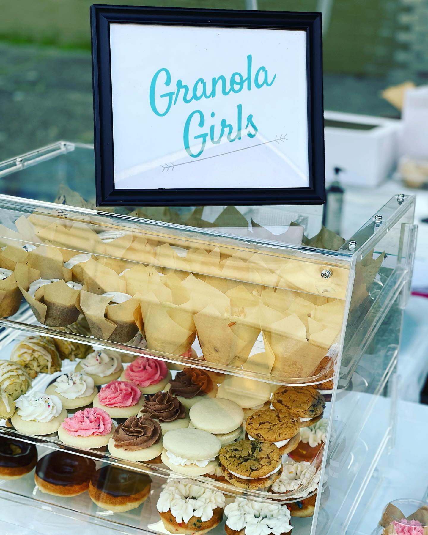 granolagirls-farmersmarket